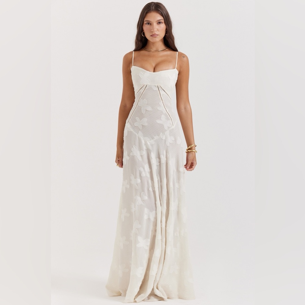House of CB Seren Vintage Cream Floral Lace Back Maxi Dress - Picture 6 of 13